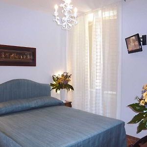Camera con letto king size